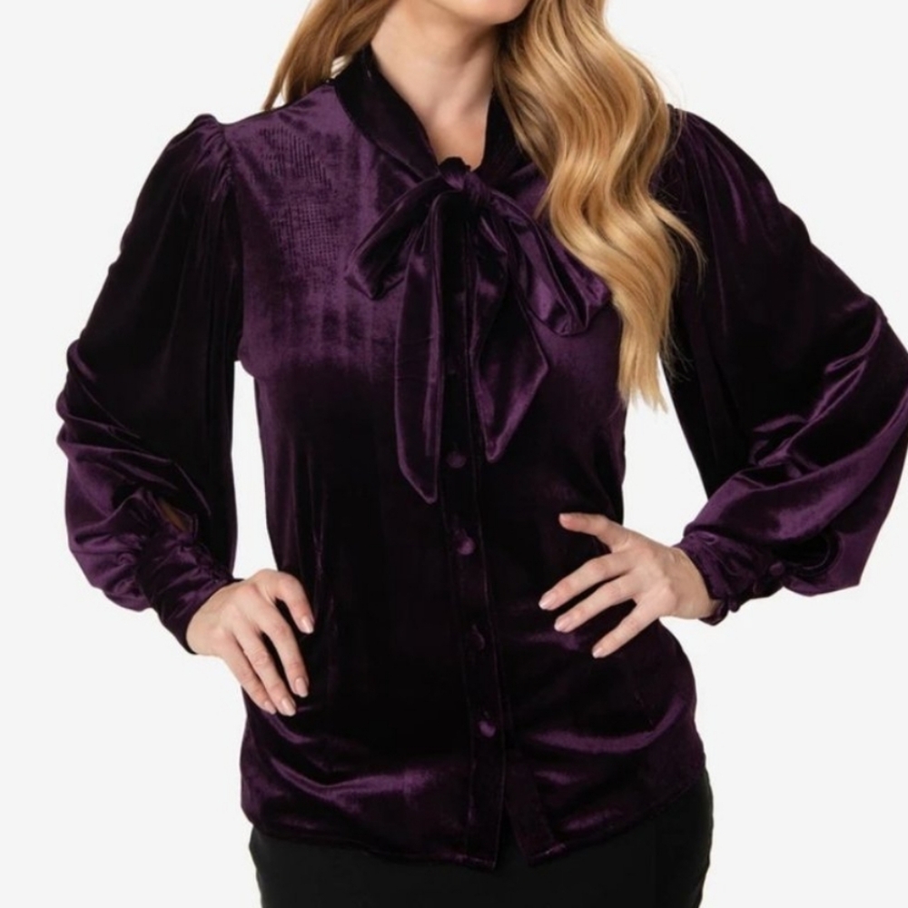 Unique Vintage Gwen 1940s Purple‎ Velvet Top